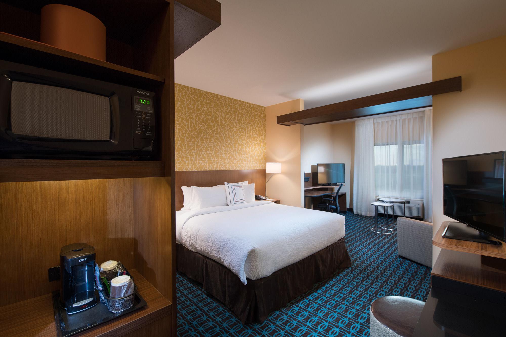 Fairfield Inn & Suites By Marriott Panama City Beach Upper Grand Lagoon Exteriör bild
