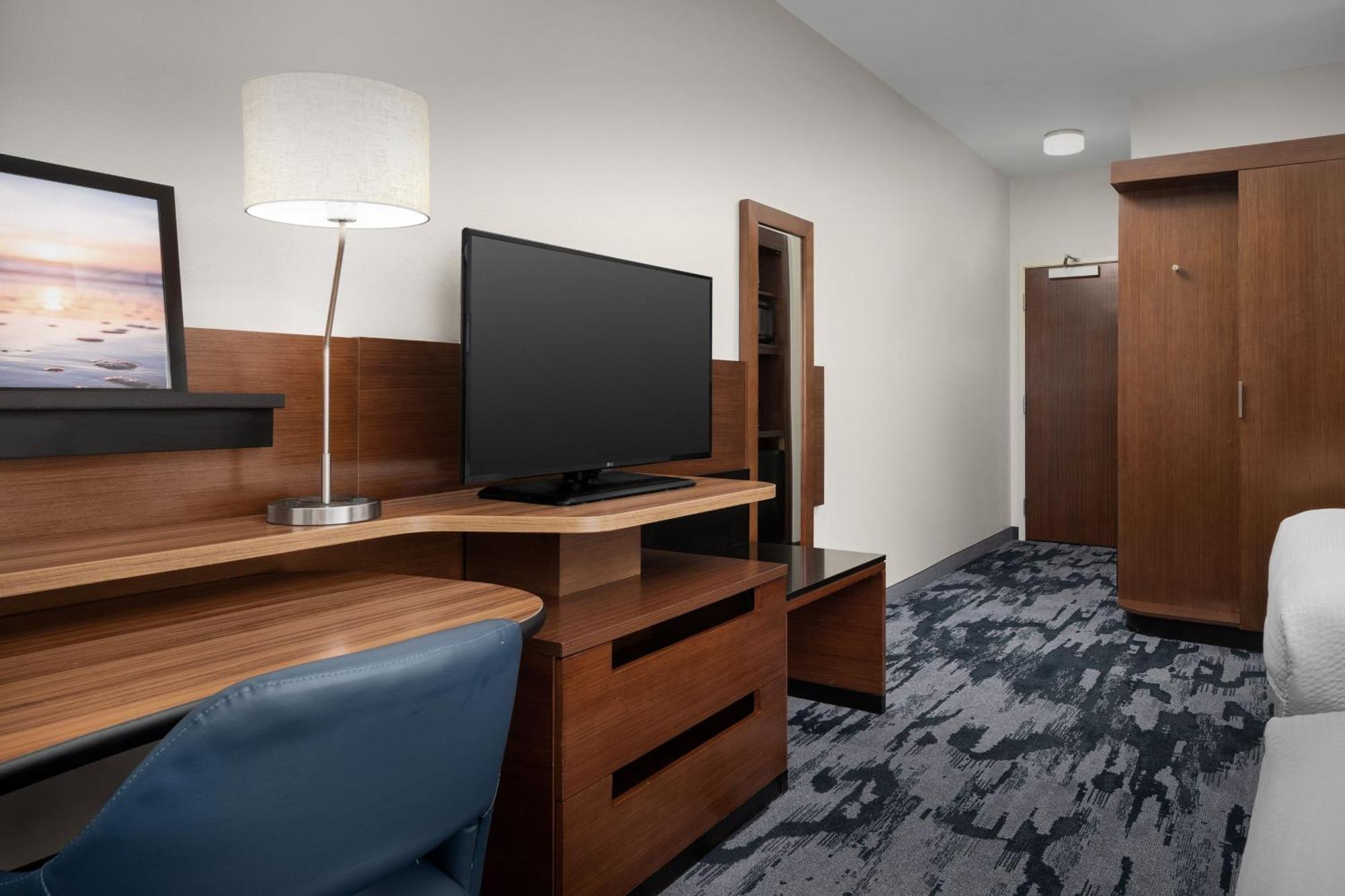 Fairfield Inn & Suites By Marriott Panama City Beach Upper Grand Lagoon Exteriör bild