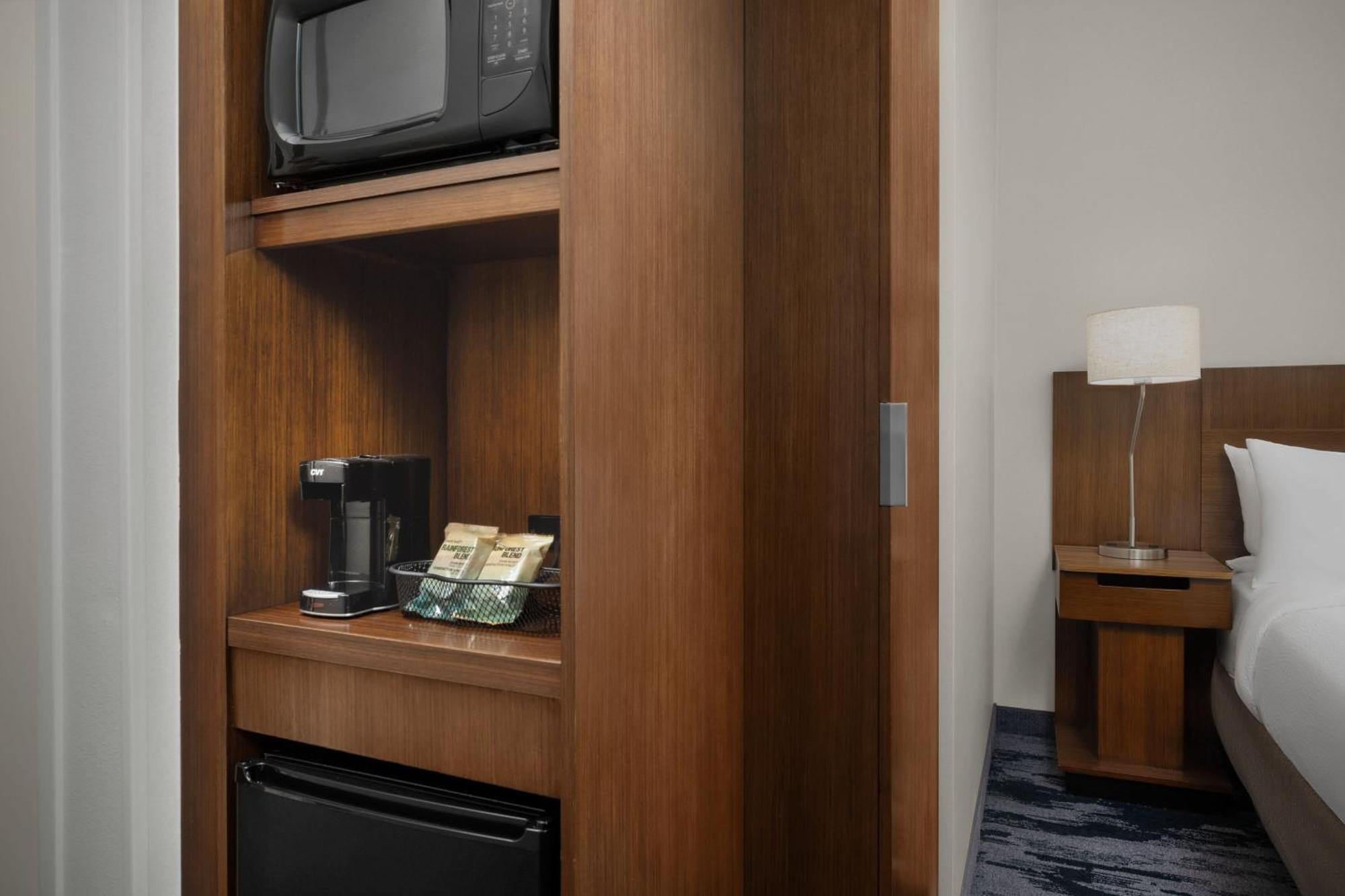 Fairfield Inn & Suites By Marriott Panama City Beach Upper Grand Lagoon Exteriör bild