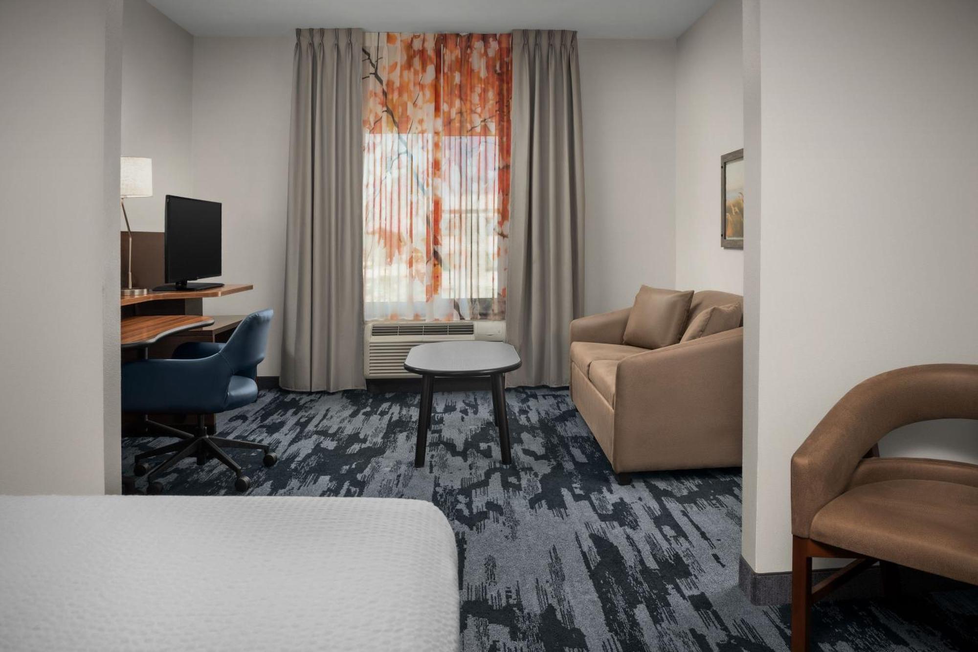 Fairfield Inn & Suites By Marriott Panama City Beach Upper Grand Lagoon Exteriör bild