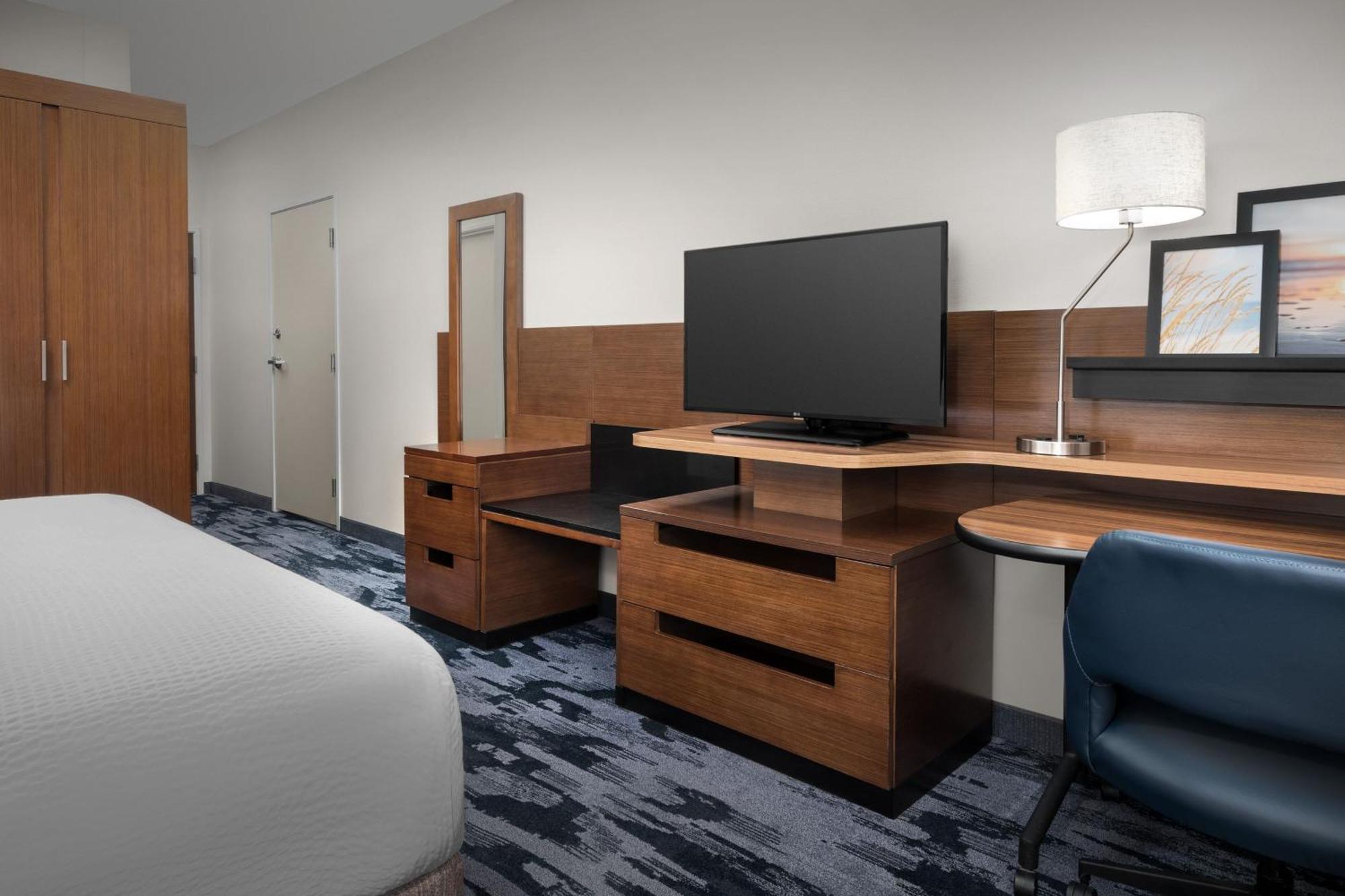 Fairfield Inn & Suites By Marriott Panama City Beach Upper Grand Lagoon Exteriör bild