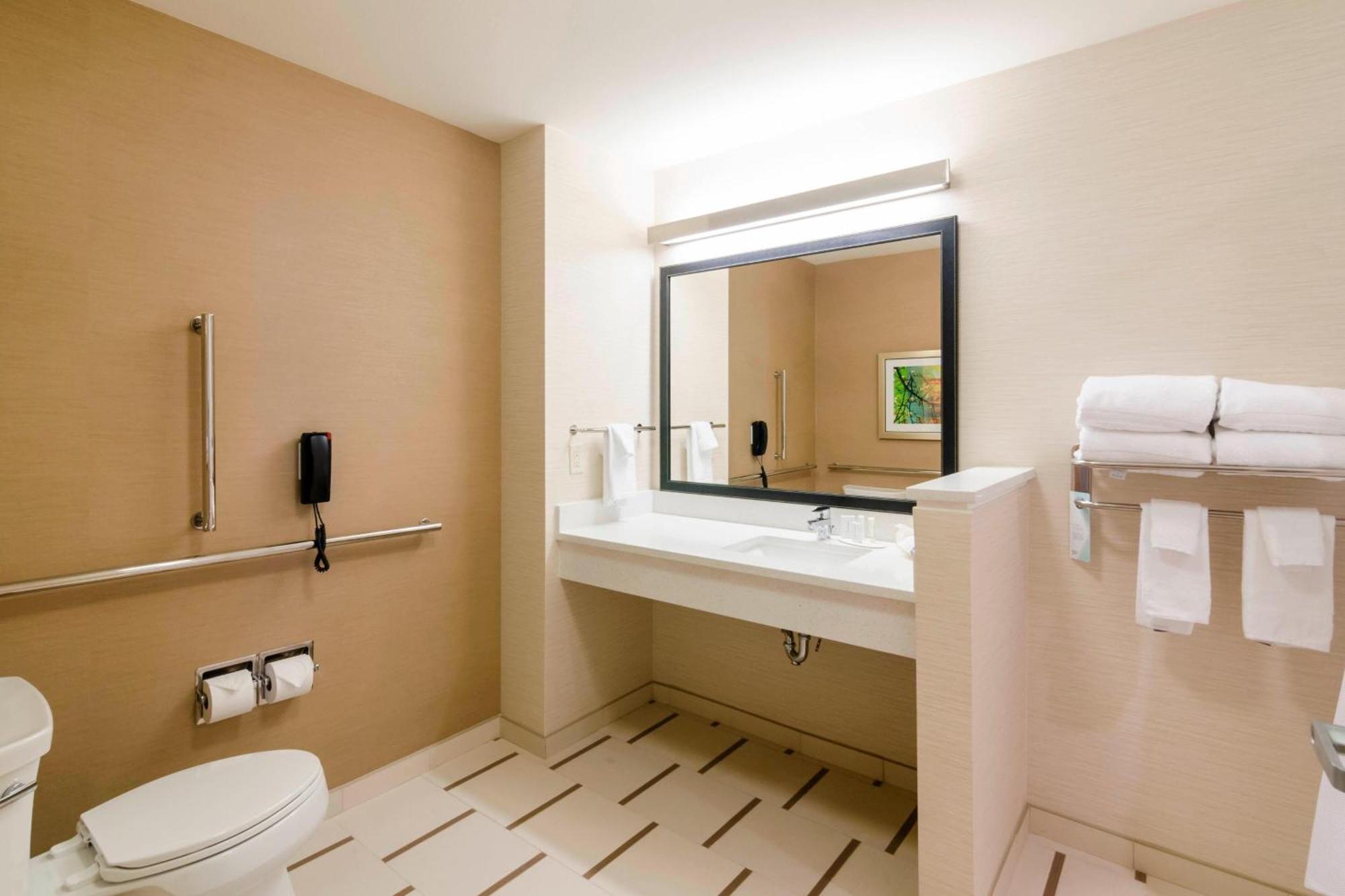 Fairfield Inn & Suites By Marriott Panama City Beach Upper Grand Lagoon Exteriör bild