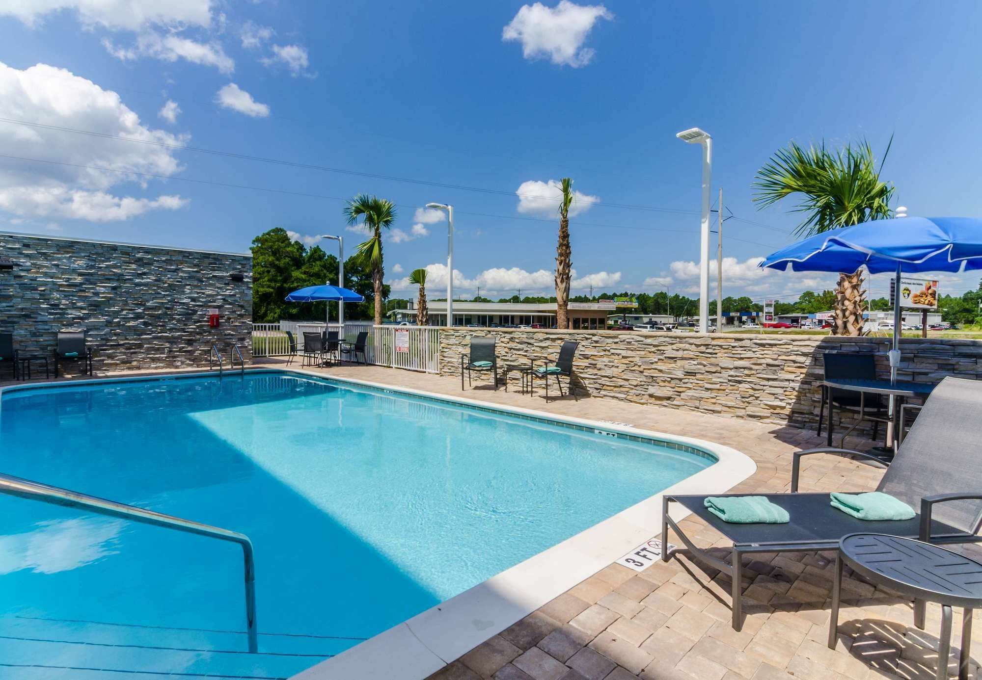 Fairfield Inn & Suites By Marriott Panama City Beach Upper Grand Lagoon Exteriör bild